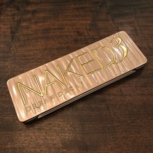 Naked 3 eyeshadow palette